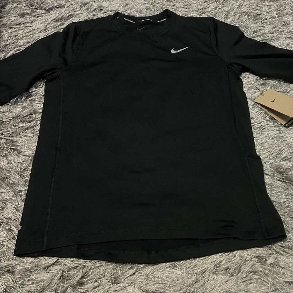 Nike Womens Element Long Sleeve Running Sweatshirt Size Small (CU3277-010) - Picture 2 of 6